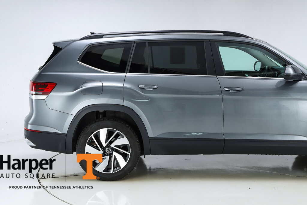 Used 2025 Volkswagen Atlas SE w/ Panoramic Sunroof Package FWD image 11