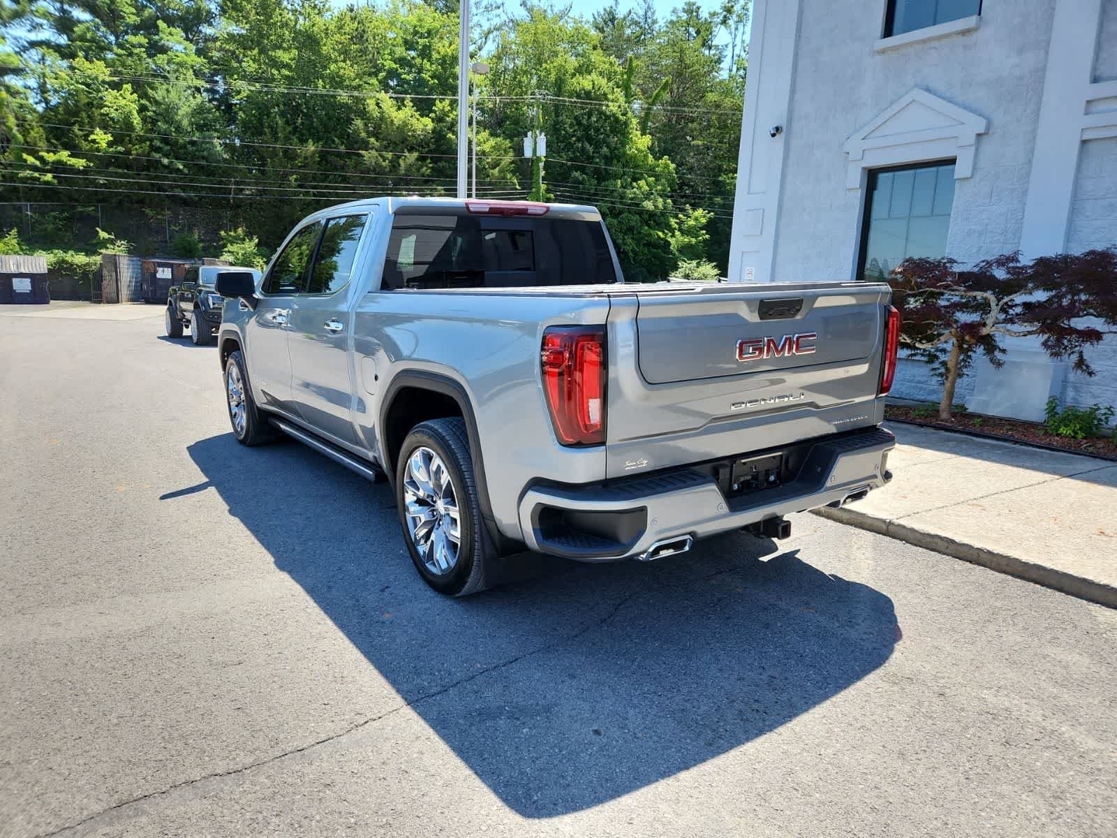 Used 2026 GMC Sierra 1500 Denali w/ Denali Reserve Package AWD/4WD image 3