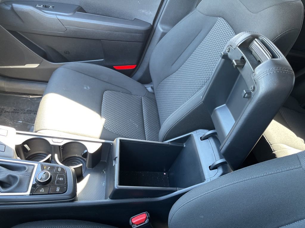 Used 2025 Kia Sportage LX FWD image 17