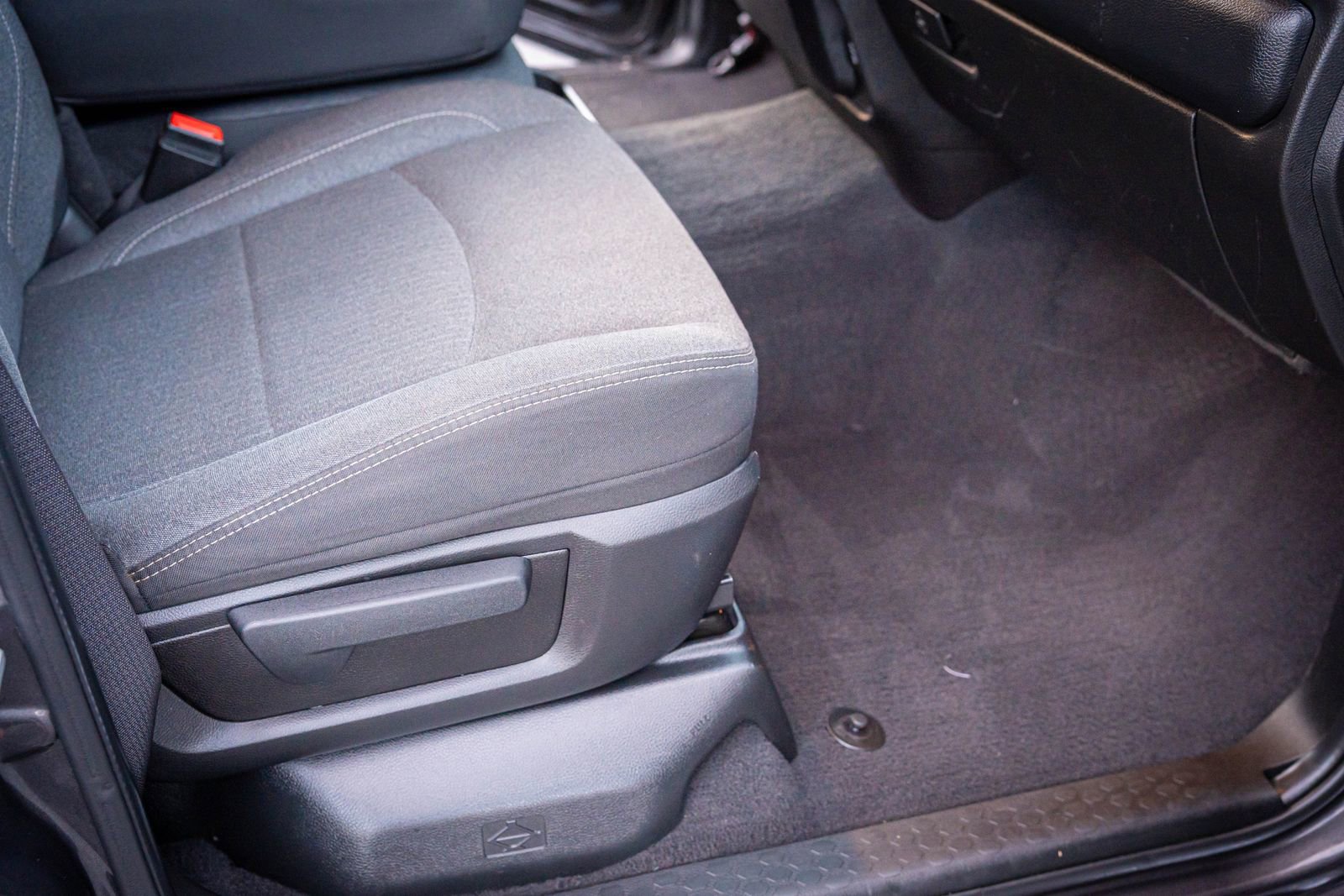 Used 2020 RAM 3500 Big Horn w/ Level 2 Equipment Group image 31