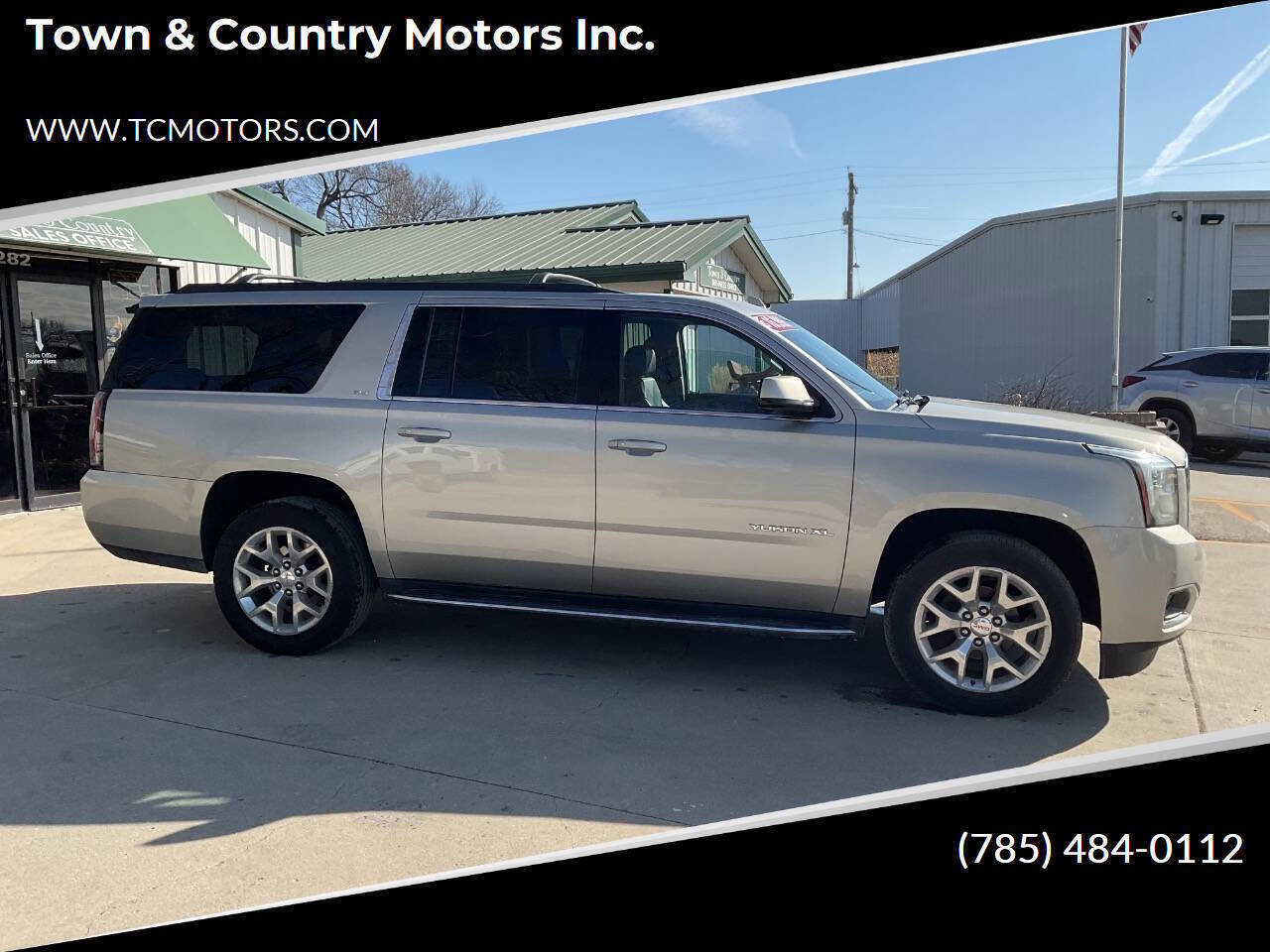 Used 2015 GMC Yukon XL SLT w/ Open Road Package AWD/4WD image 1