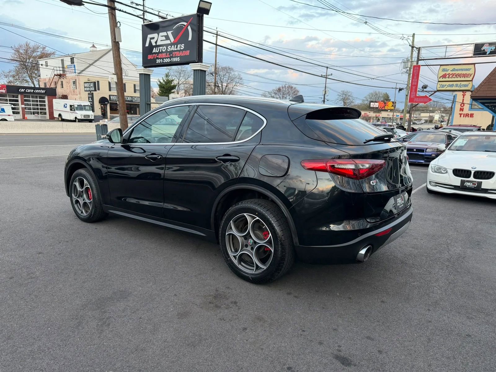Used 2018 Alfa Romeo Stelvio Ti image 4