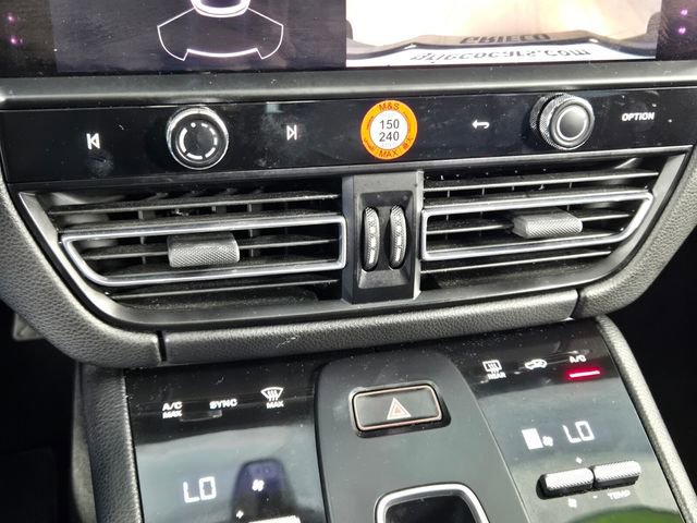 Used 2022 Porsche Macan S image 21