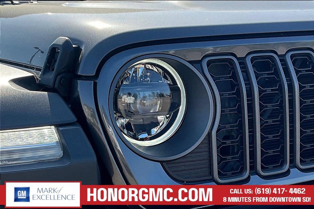 Used 2024 Jeep Gladiator Rubicon w/ Technology Group AWD/4WD image 30
