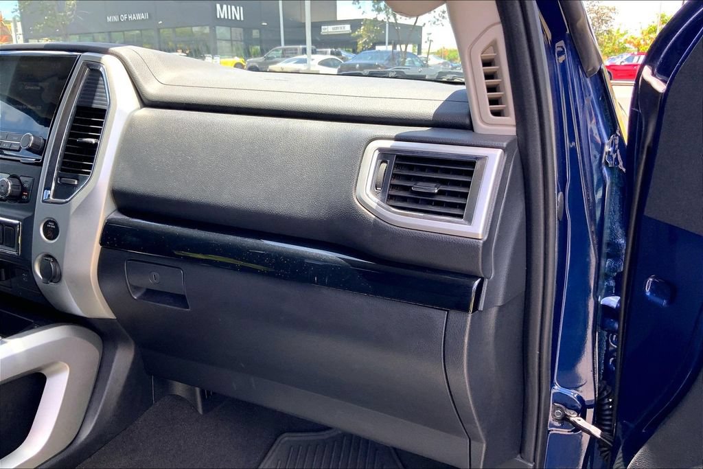 Used 2020 Nissan Titan SV w/ SV Convenience Package RWD image 15