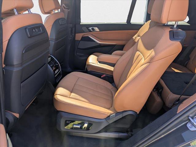 Used 2022 BMW X7 M50i image 18