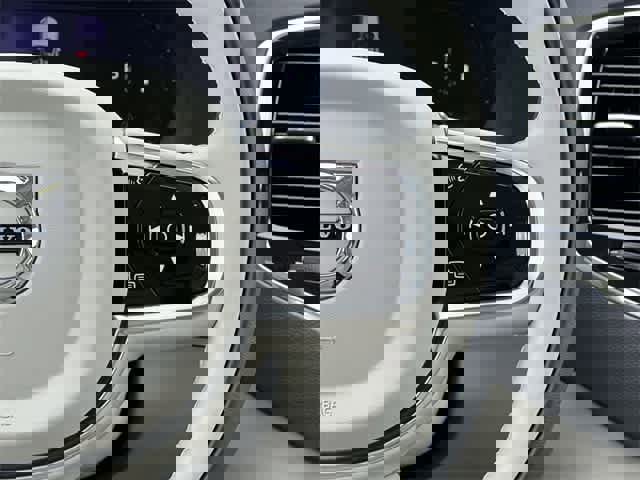 Used 2025 Volvo XC90 B6 Ultra image 10