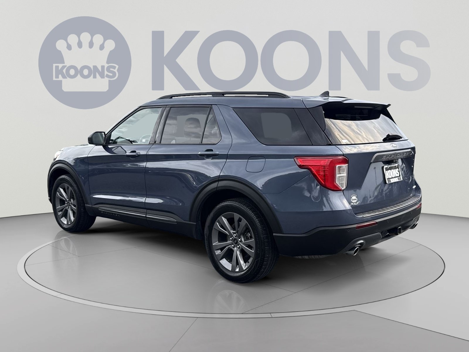 Used 2021 Ford Explorer XLT w/ Equipment Group 202A AWD/4WD image 8