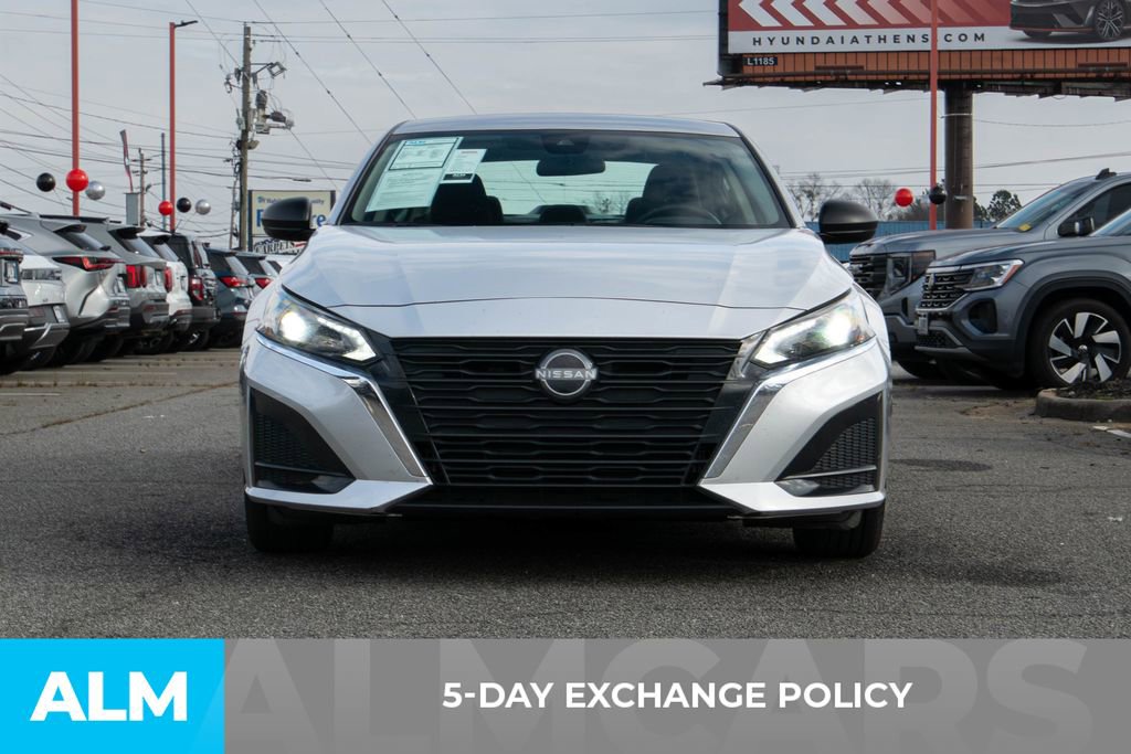 Used 2024 Nissan Altima 2.5 SV image 3
