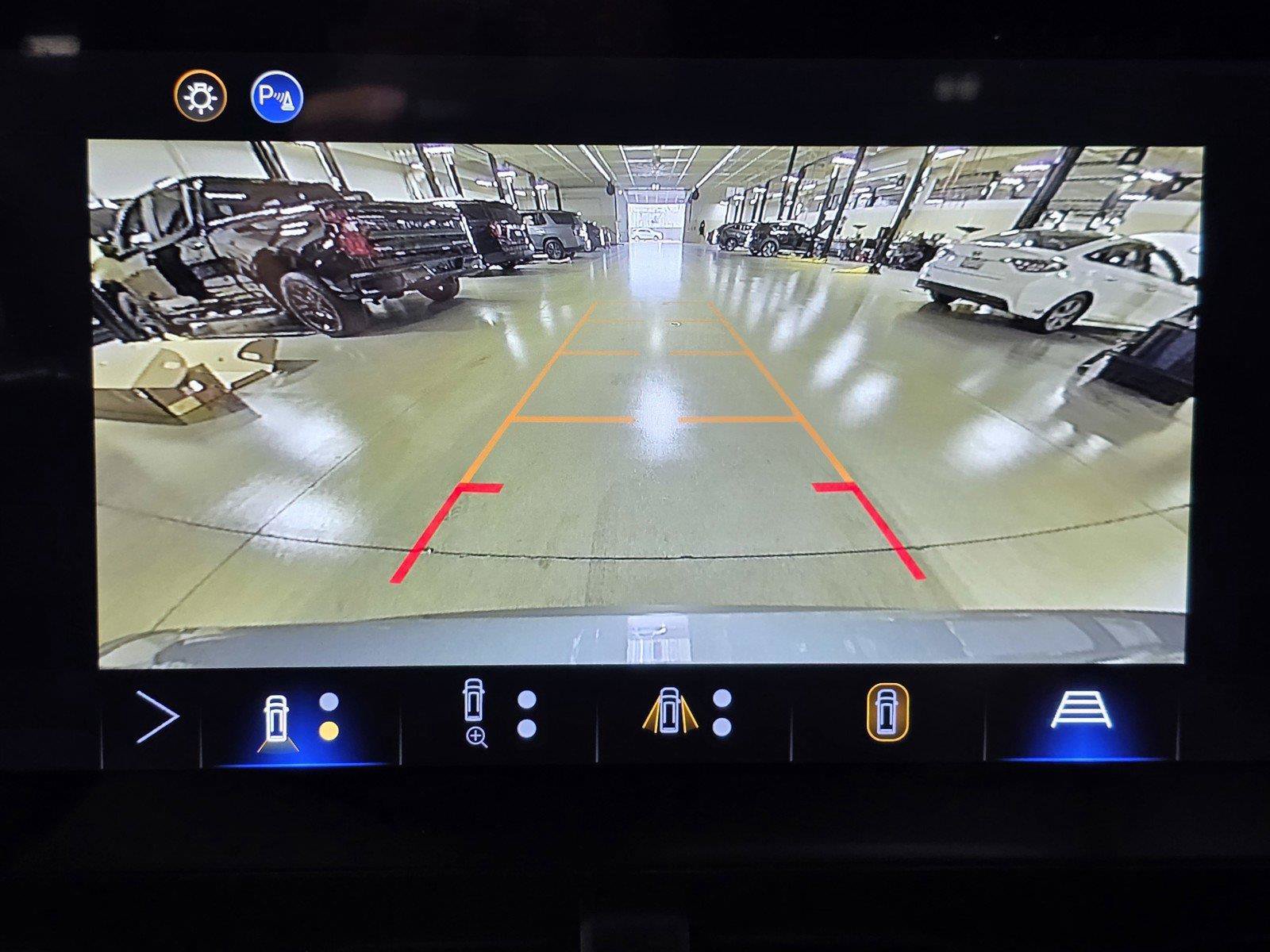 Used 2026 Chevrolet Equinox LT w/ Safety and Technology Package FWD image 26