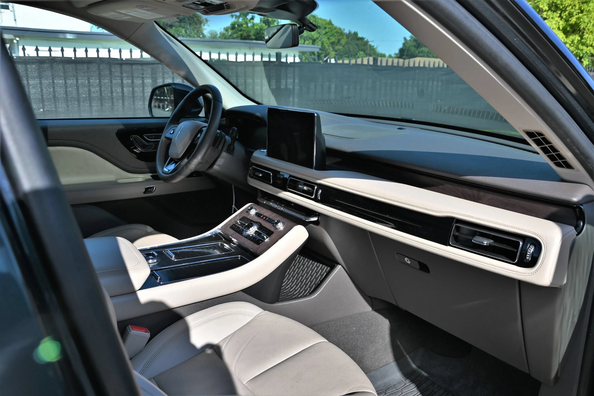Used 2024 Lincoln Aviator Reserve w/ Equipment Group 201A RWD image 19