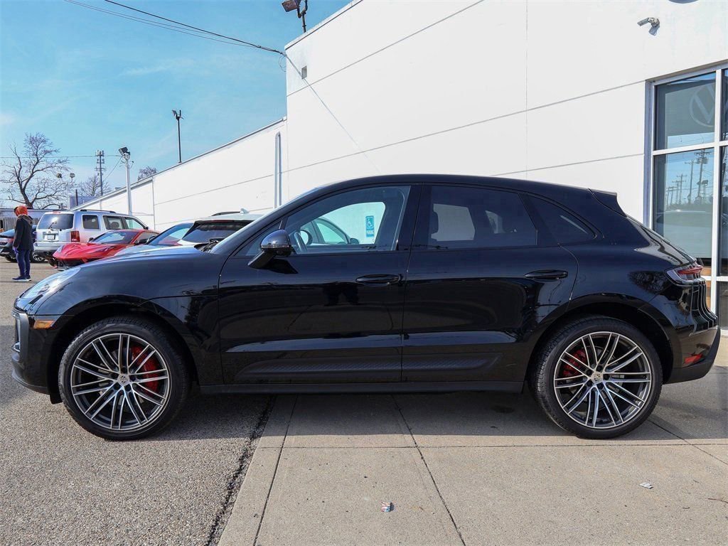 Used 2023 Porsche Macan S image 2