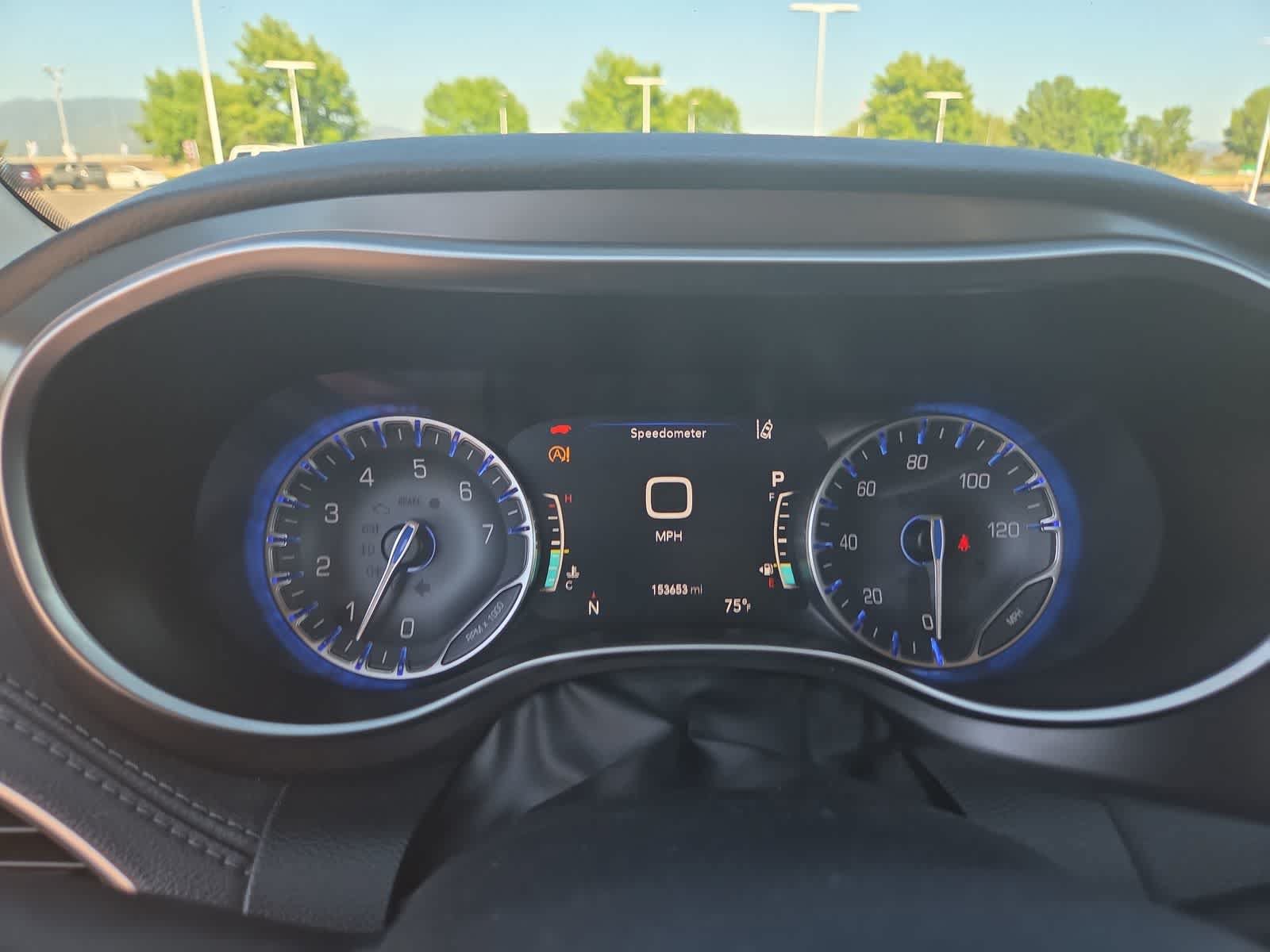 Used 2017 Chrysler Pacifica Limited FWD image 26