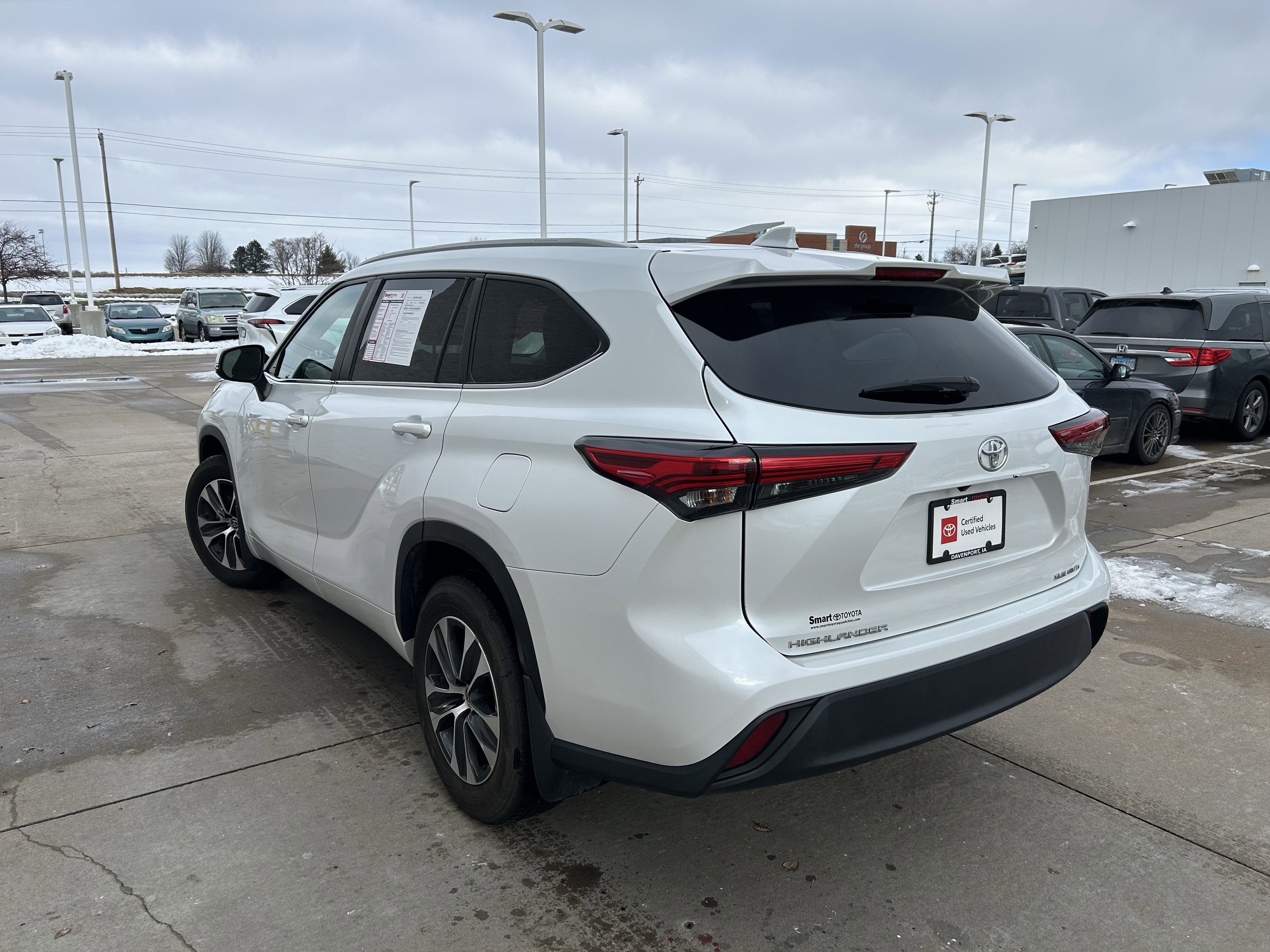 Certified 2023 Toyota Highlander XLE image 4