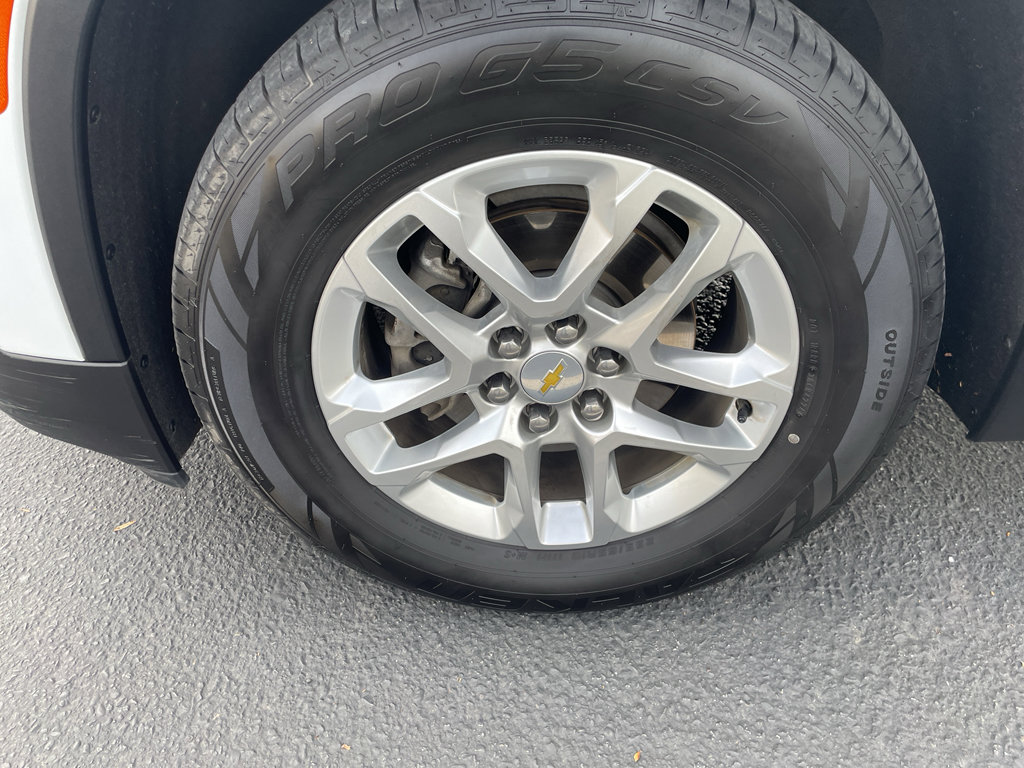 Used 2023 Chevrolet Traverse LS w/ Safety Package image 9