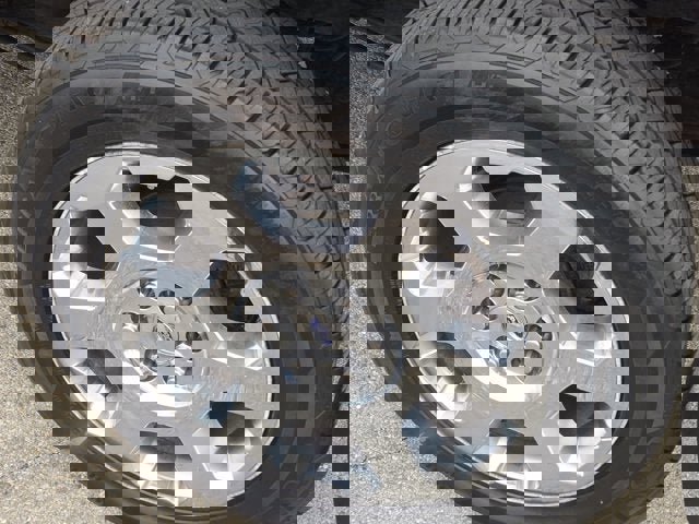 Used 2012 Ford F150 Lariat w/ Lariat Chrome Pkg image 17