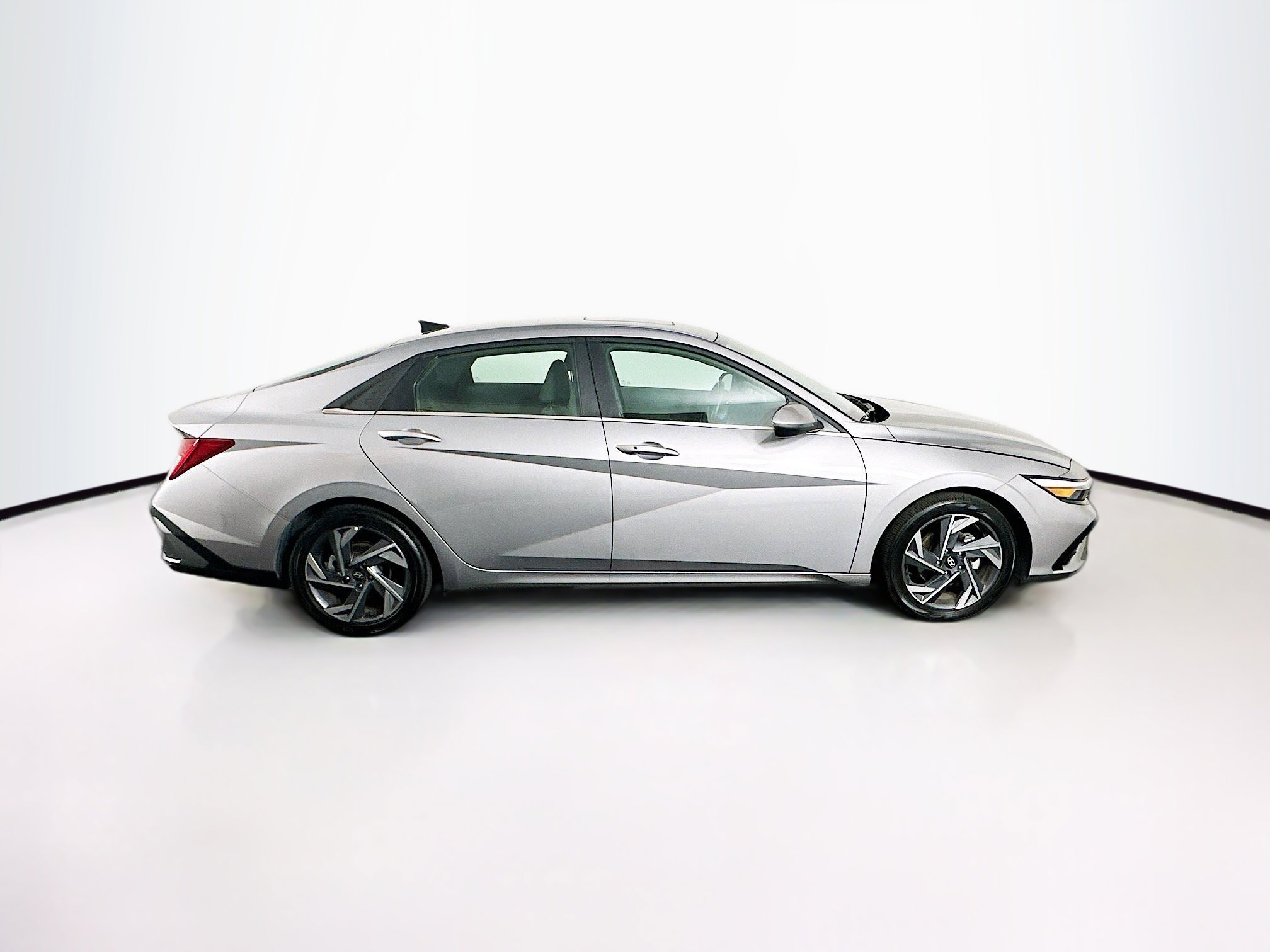 Used 2025 Hyundai Elantra SEL FWD image 10
