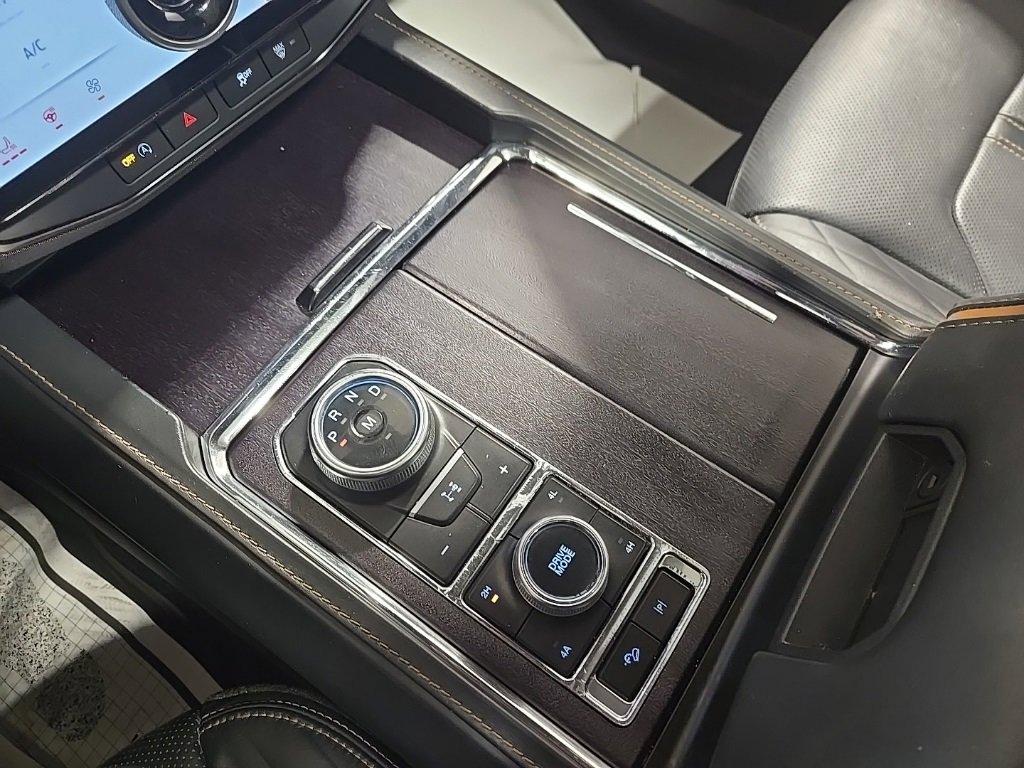 Used 2023 Ford Expedition Platinum image 14