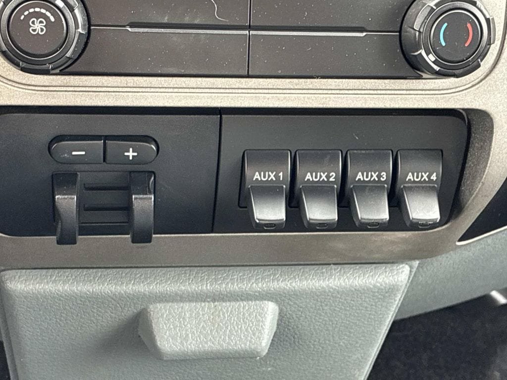 Used 2014 Ford F250 XLT w/ Snow Plow Prep Package AWD/4WD image 27