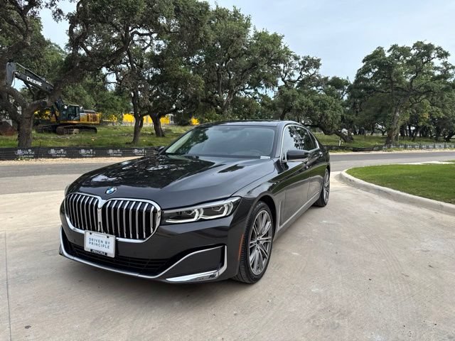 Used 2021 BMW 740i w/ Premium Package RWD image 2