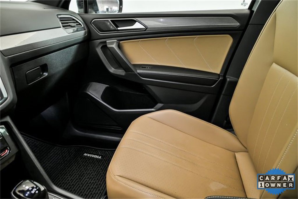 Used 2022 Volkswagen Tiguan SE w/ Panoramic Sunroof Package image 22
