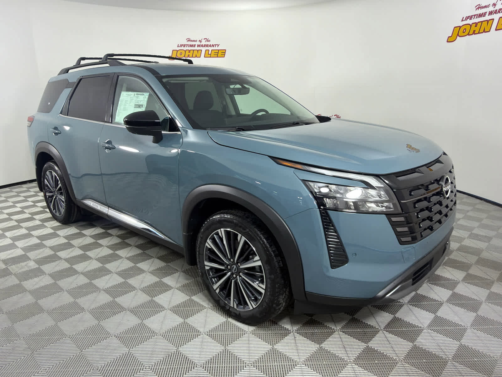 New 2026 Nissan Pathfinder Platinum AWD/4WD image 8