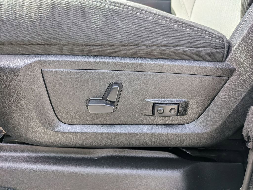 Used 2024 RAM 2500 Big Horn w/ Level 2 Equipment Group image 13