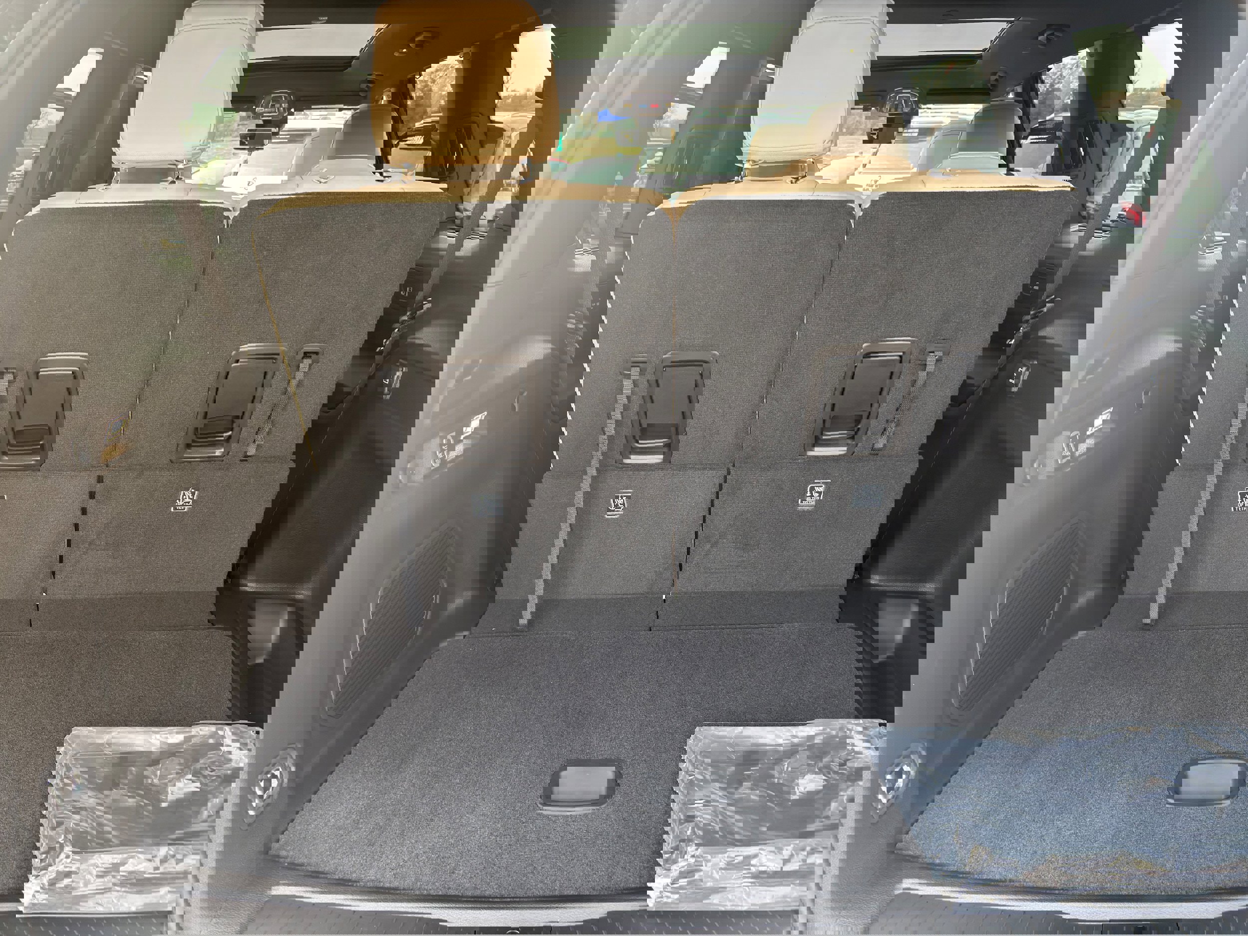 New 2025 Jeep Grand Cherokee L Limited w/ Luxury Tech Group II image 14