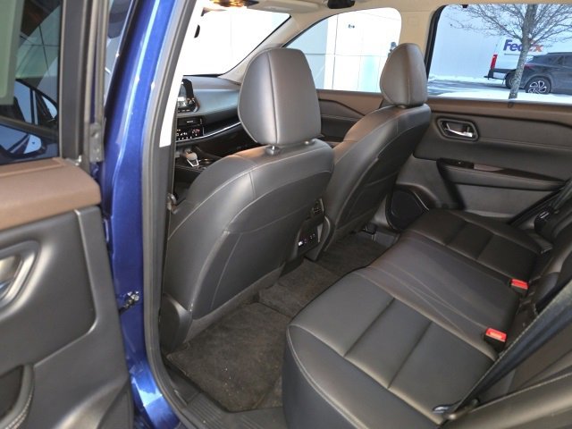 Used 2023 Nissan Rogue SL w/ SL Premium Package image 18