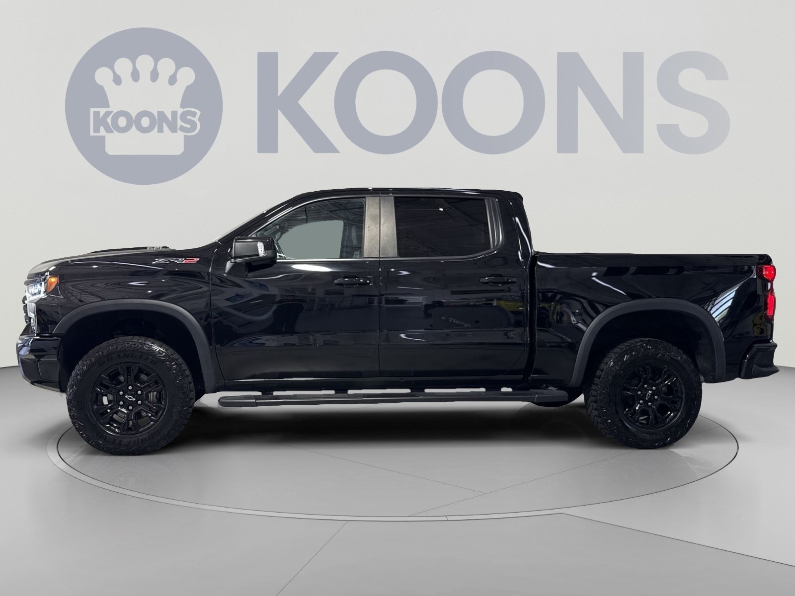 Used 2023 Chevrolet Silverado 1500 ZR2 w/ Technology Package AWD/4WD image 8