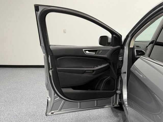 Used 2024 Ford Edge SEL AWD/4WD image 9