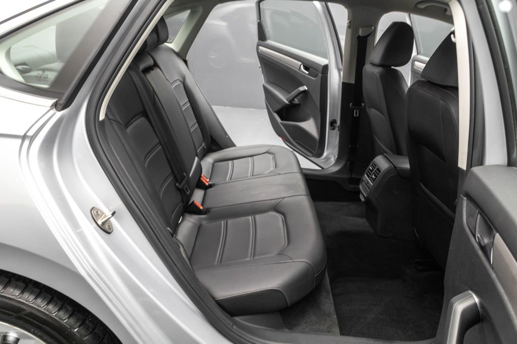 Used 2020 Volkswagen Passat 2.0T SE image 27