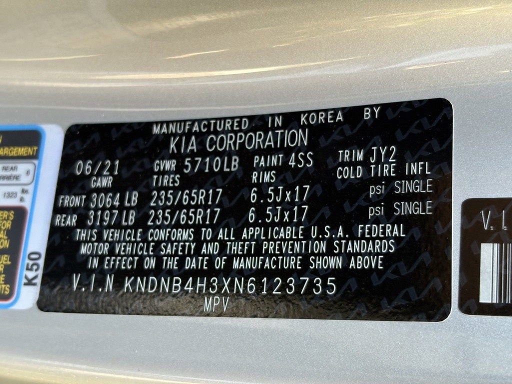 Used 2022 Kia Carnival LX image 20