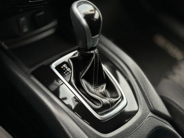 Used 2017 Nissan Rogue SV image 12