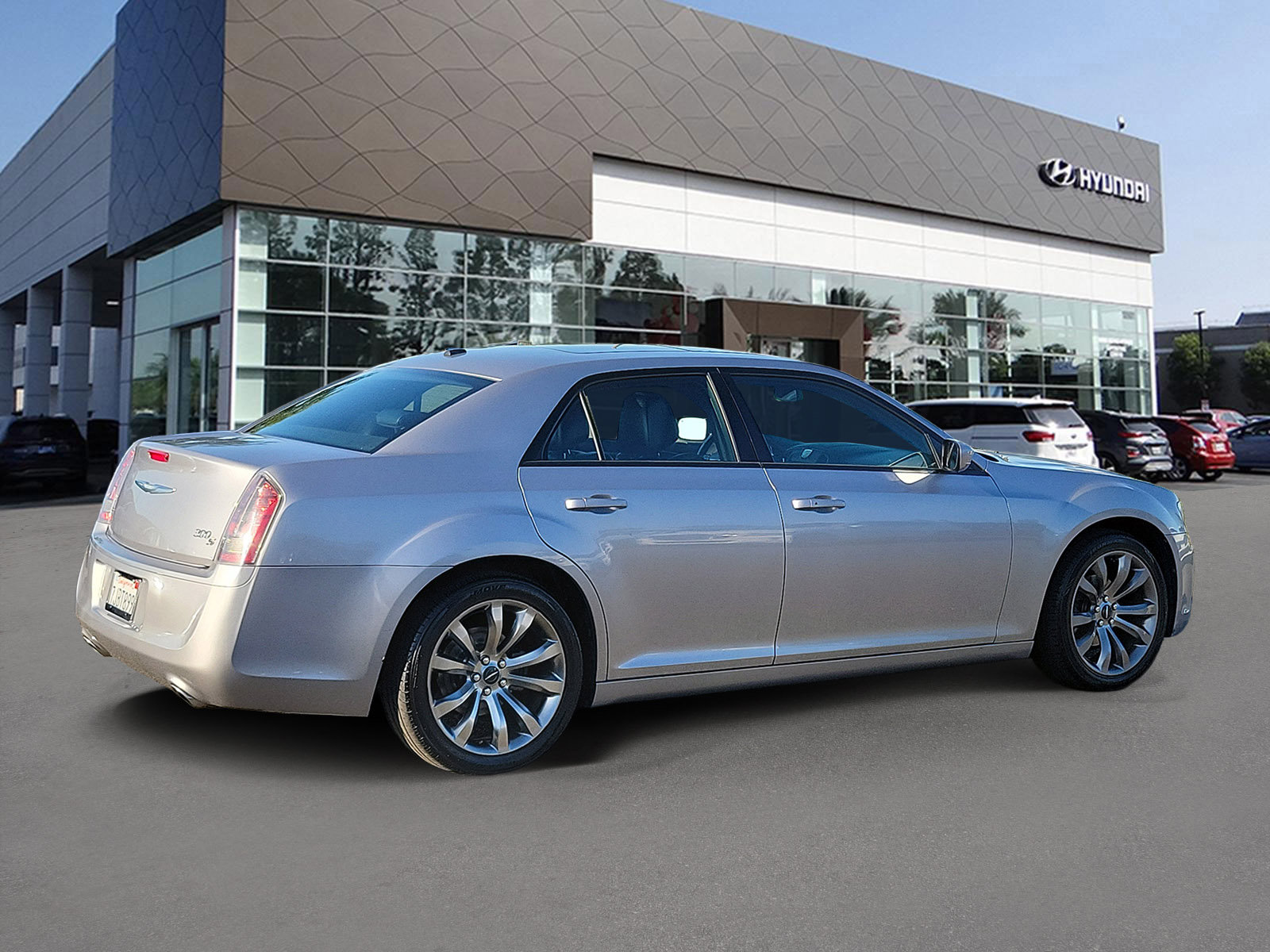 Used 2014 Chrysler 300 S RWD image 2