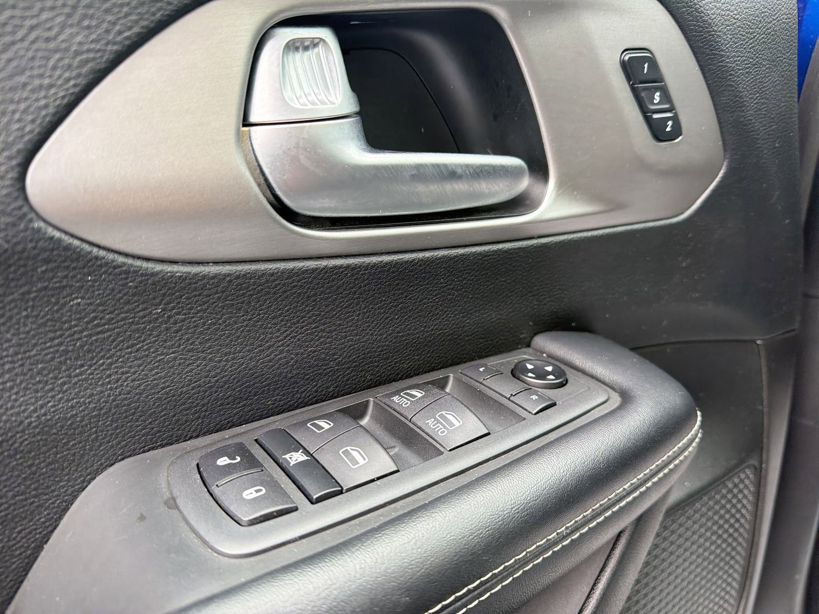 Used 2020 Chrysler Pacifica Touring-L AWD/4WD image 23