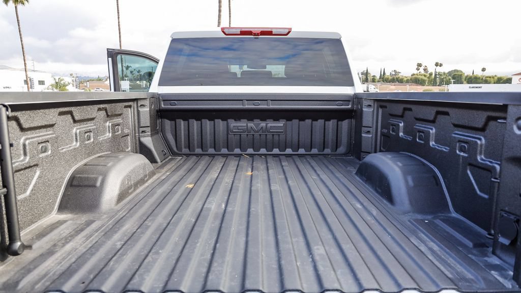 Used 2025 GMC Sierra 2500 AT4 AWD/4WD image 30