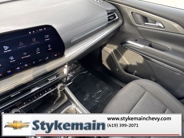 Used 2024 Chevrolet Traverse LT image 46