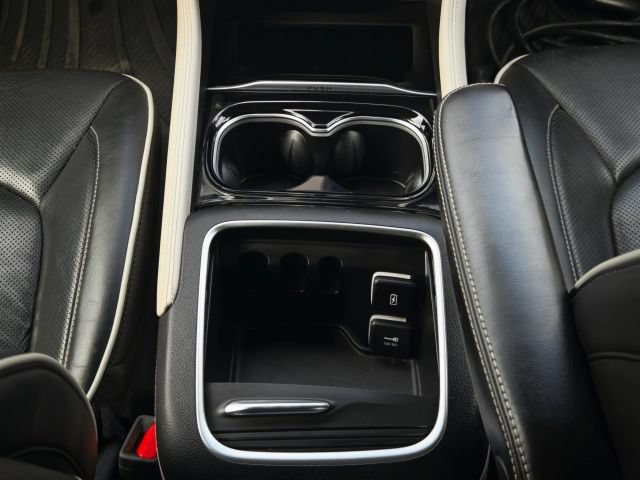 Used 2021 Chrysler Pacifica Limited FWD image 39