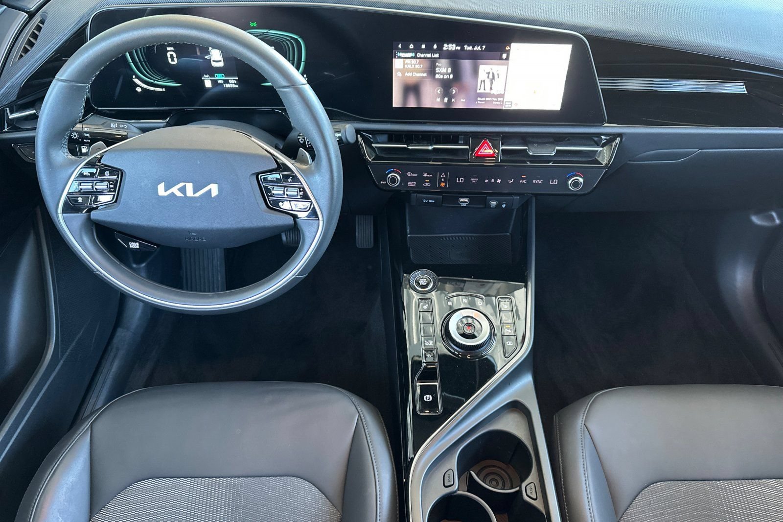 Used 2023 Kia Niro EX FWD image 15