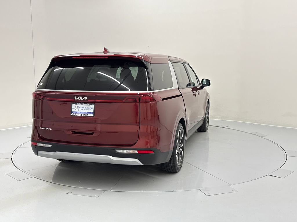 Used 2023 Kia Carnival EX FWD image 5