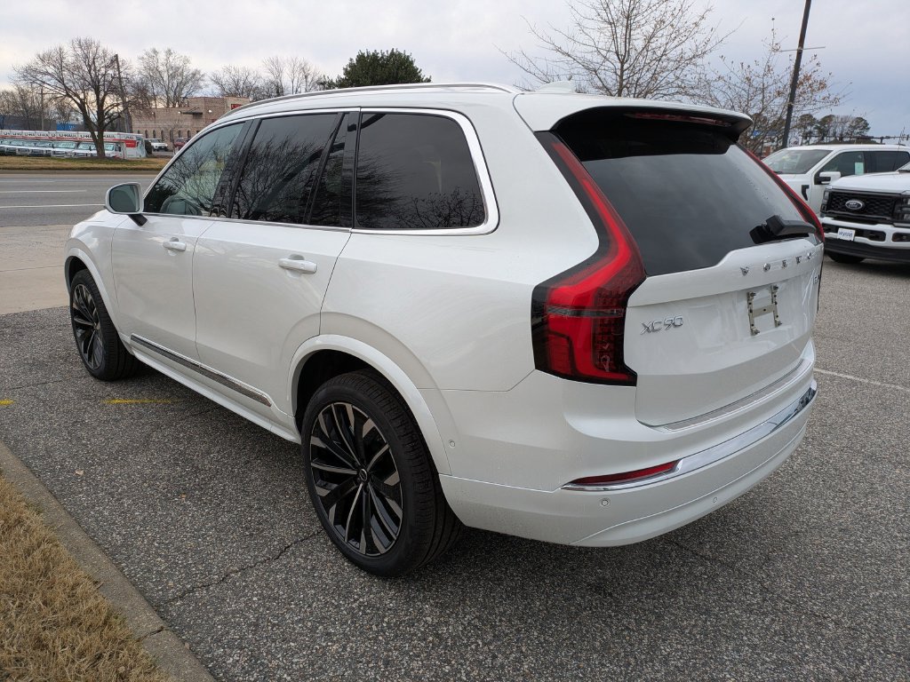 New 2026 Volvo XC90 B6 Plus w/ Protection Package Premier AWD/4WD image 6