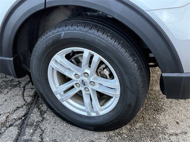 Certified 2023 Ford Explorer XLT w/ Equipment Group 202A image 5