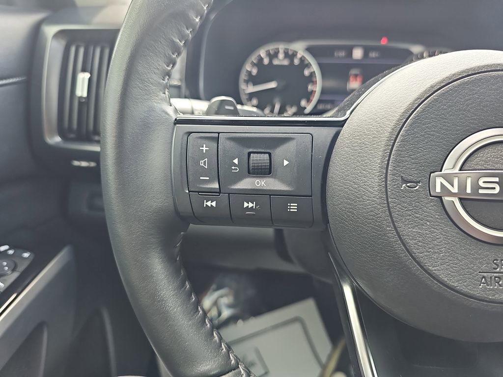 Used 2023 Nissan Pathfinder SL w/ SL Premium Package FWD image 23