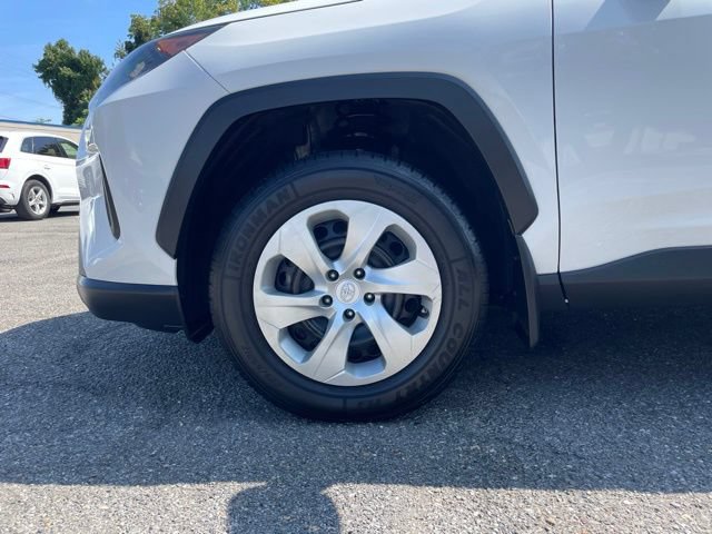 Used 2021 Toyota RAV4 LE AWD/4WD image 23