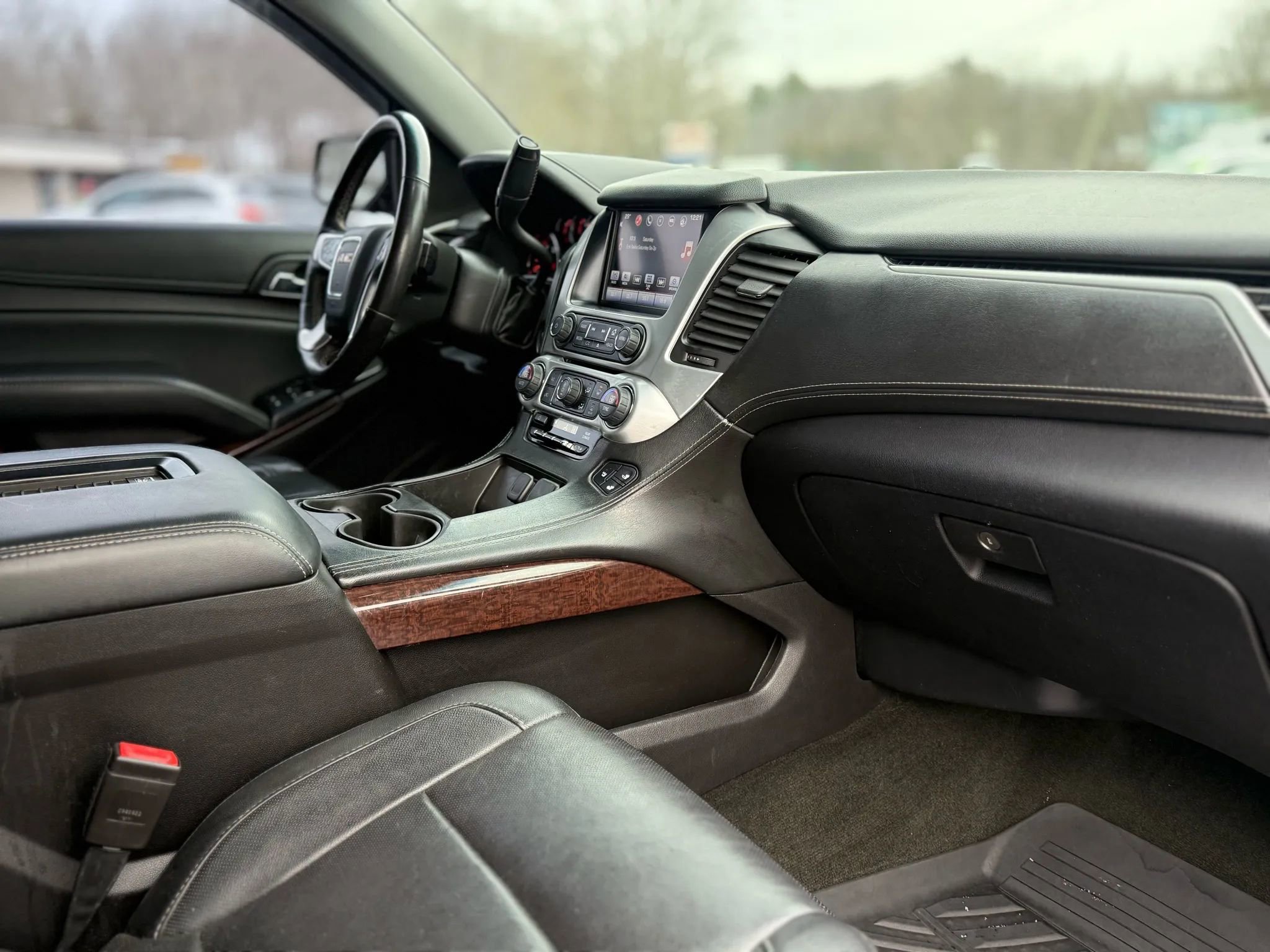 Used 2016 GMC Yukon SLT w/ Open Road Package image 22