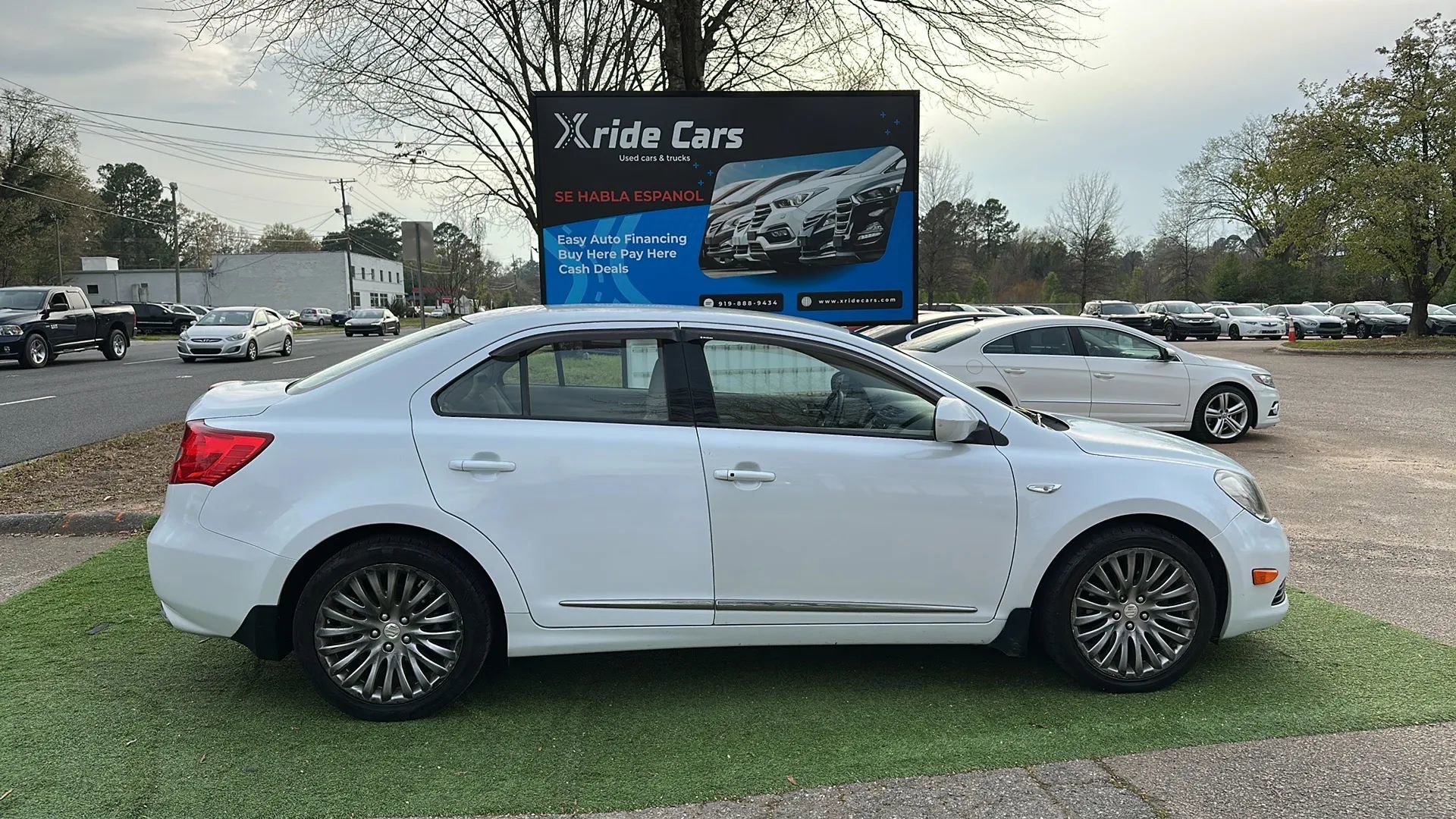 Used 2012 Suzuki Kizashi SE image 9