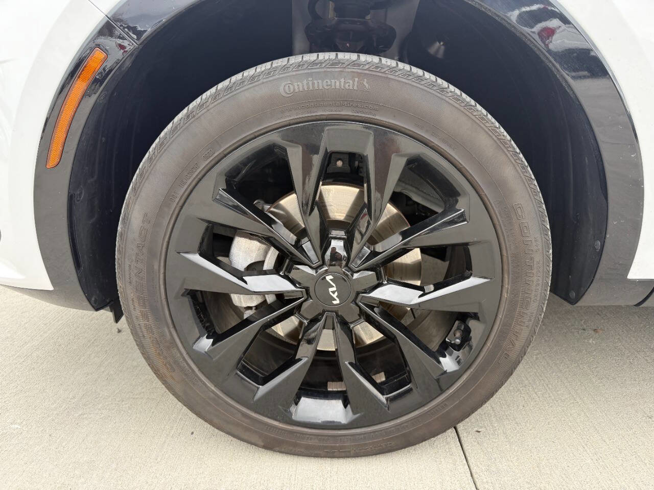 Used 2023 Kia Sorento SX image 9