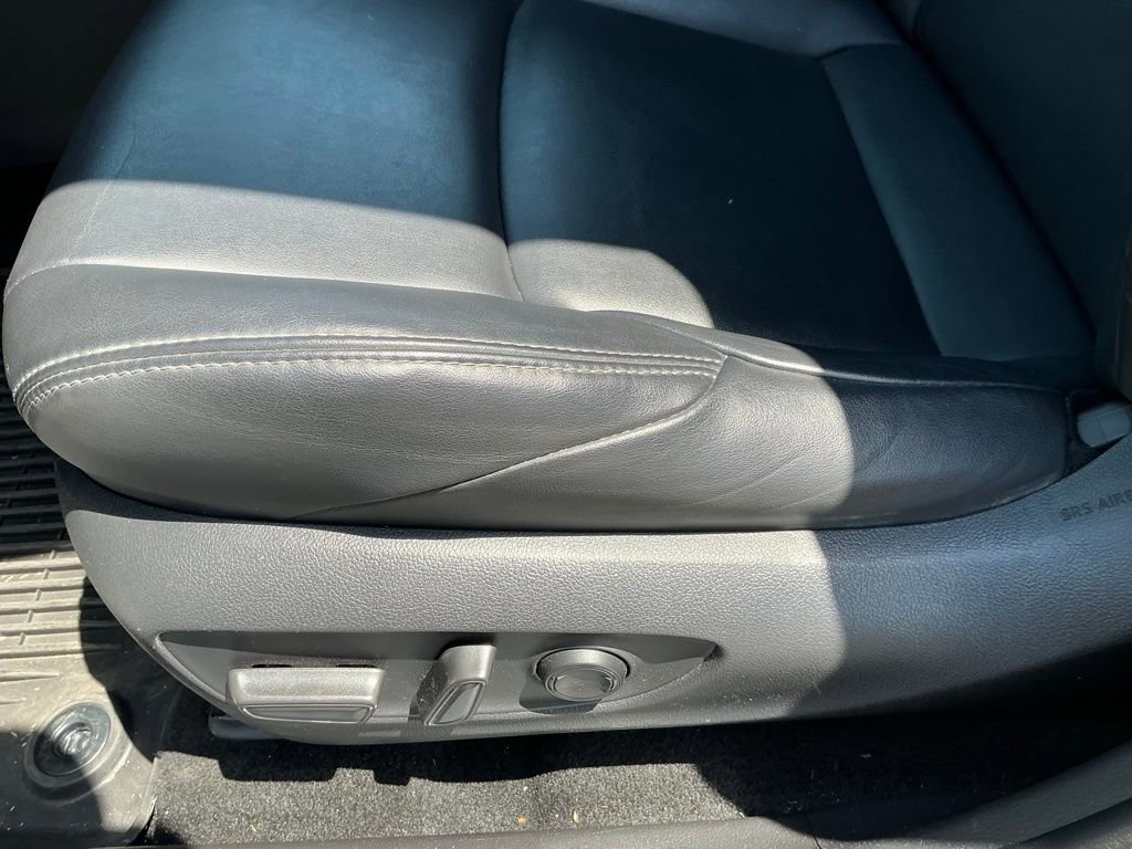 Used 2024 Toyota Venza XLE AWD/4WD image 8