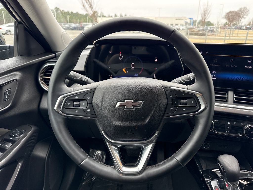 Used 2025 Chevrolet Trax ACTIV w/ Sunroof Package image 18